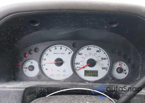 2001 Ford Escape Xlt z USA, uszkodzony, nr VIN 1FMYU03181KC55279